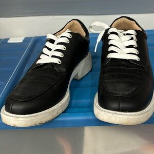 Women’s shoes black size 7.5. Worn 2x